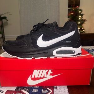 Nike Air Max Command Black and White mens Sneakers size 12 new!!